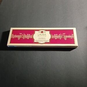 Laura Geller Elegant Pink Bath Collection